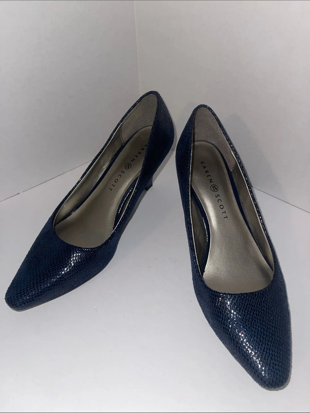 Karen Scott Navy Blue Pointed Toe Kitten Heel Pumps
